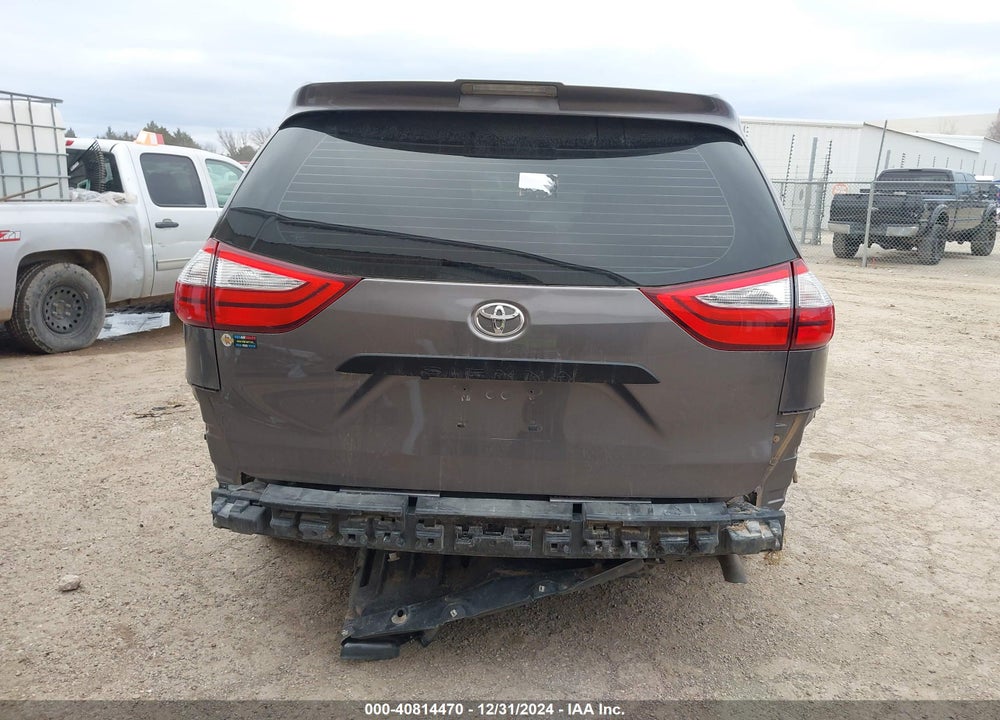 2018 TOYOTA SIENNA L 7 PASSENGER VIN: 5TDZZ3DC6JS952339