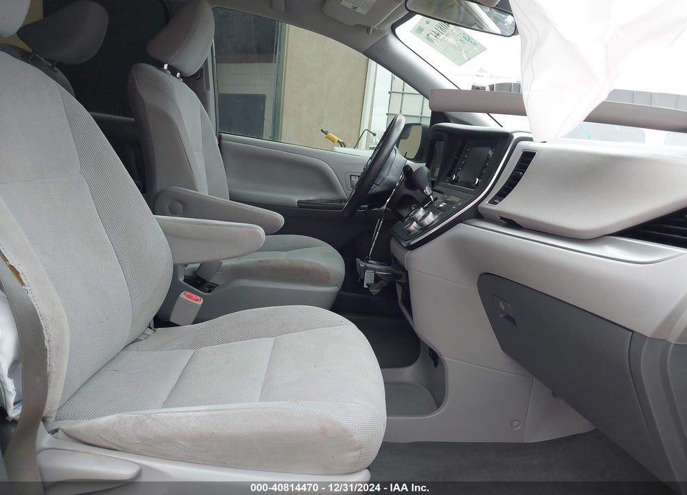 2018 TOYOTA SIENNA L 7 PASSENGER VIN: 5TDZZ3DC6JS952339