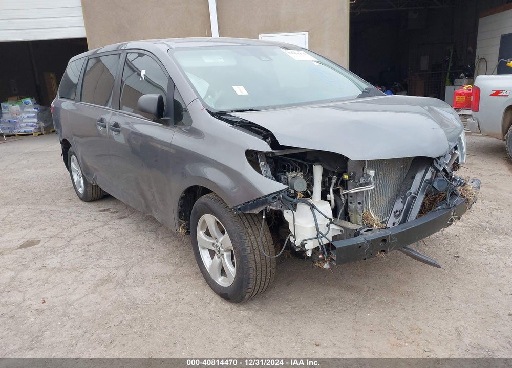 2018 TOYOTA SIENNA L 7 PASSENGER VIN: 5TDZZ3DC6JS952339