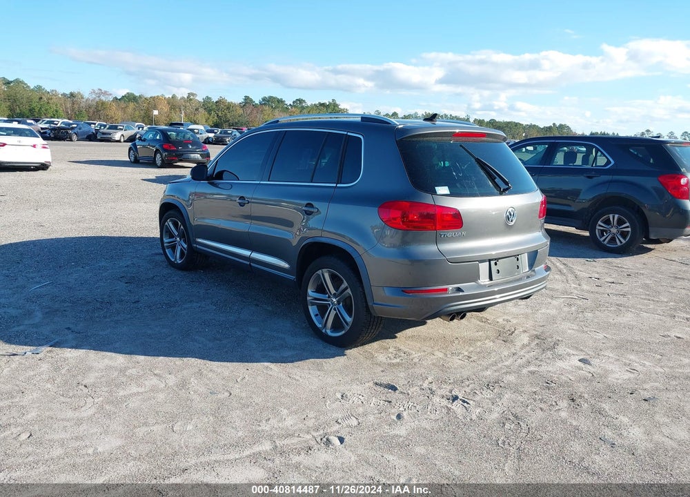 2017 VOLKSWAGEN TIGUAN 2.0T SPORT VIN: WVGTV7AX6HK017304