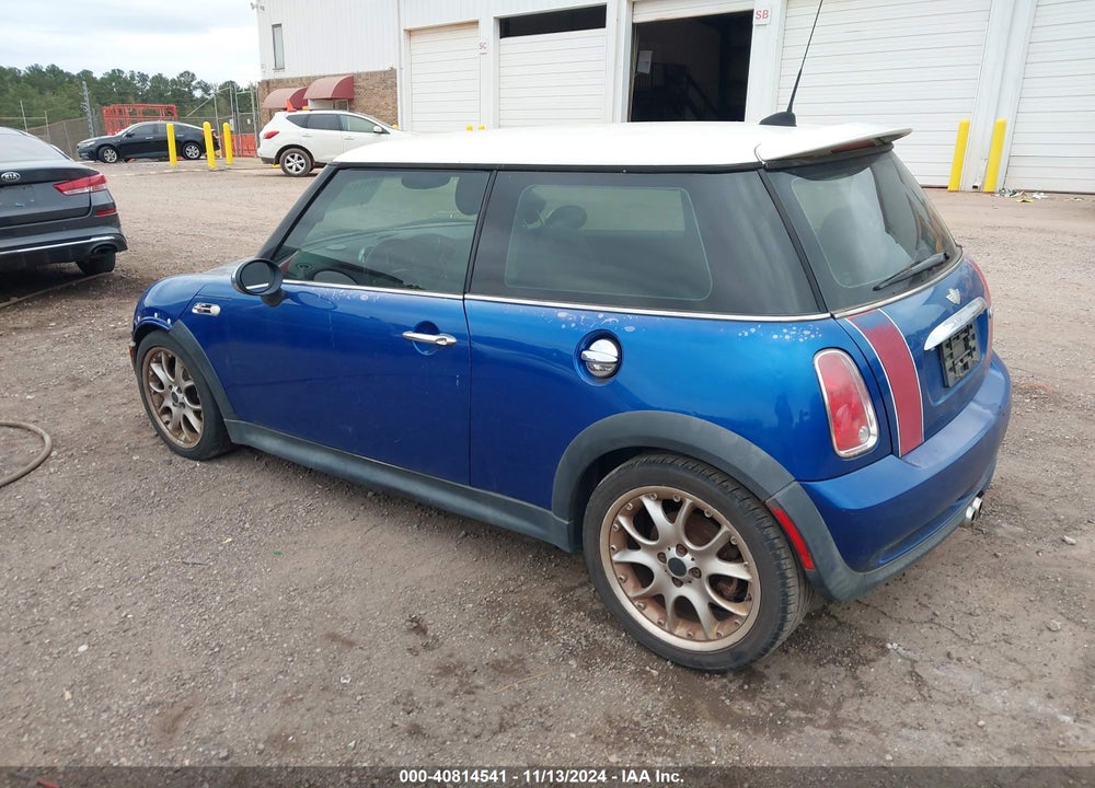 2006 MINI COOPER S VIN: WMWRE33576TJ35093