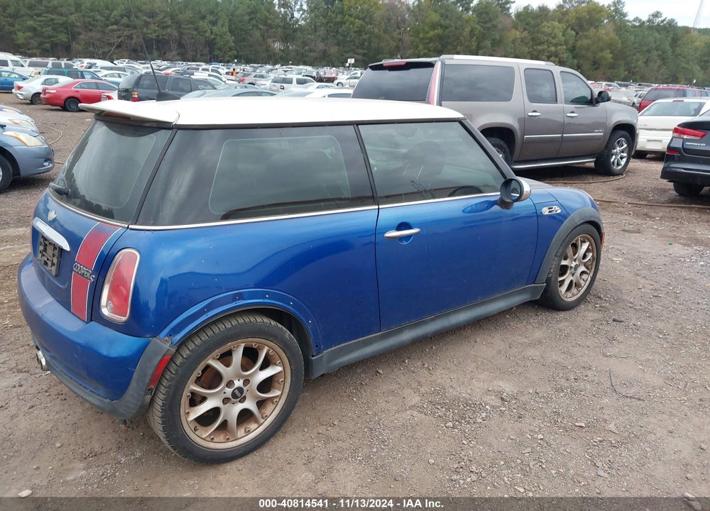2006 MINI COOPER S VIN: WMWRE33576TJ35093