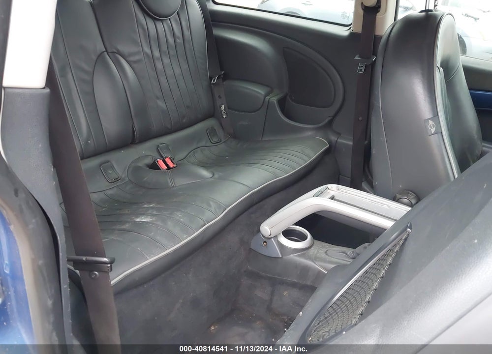 2006 MINI COOPER S VIN: WMWRE33576TJ35093