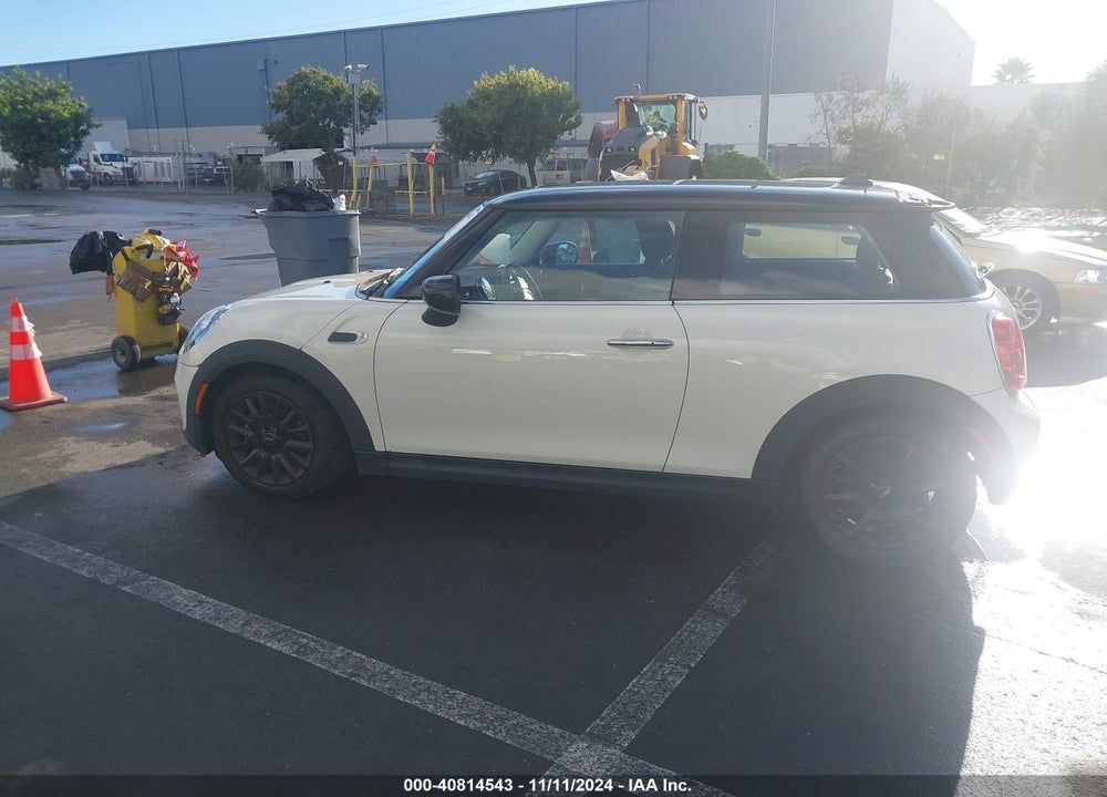 2020 MINI HARDTOP COOPER VIN: WMWXR3C05L2M12731