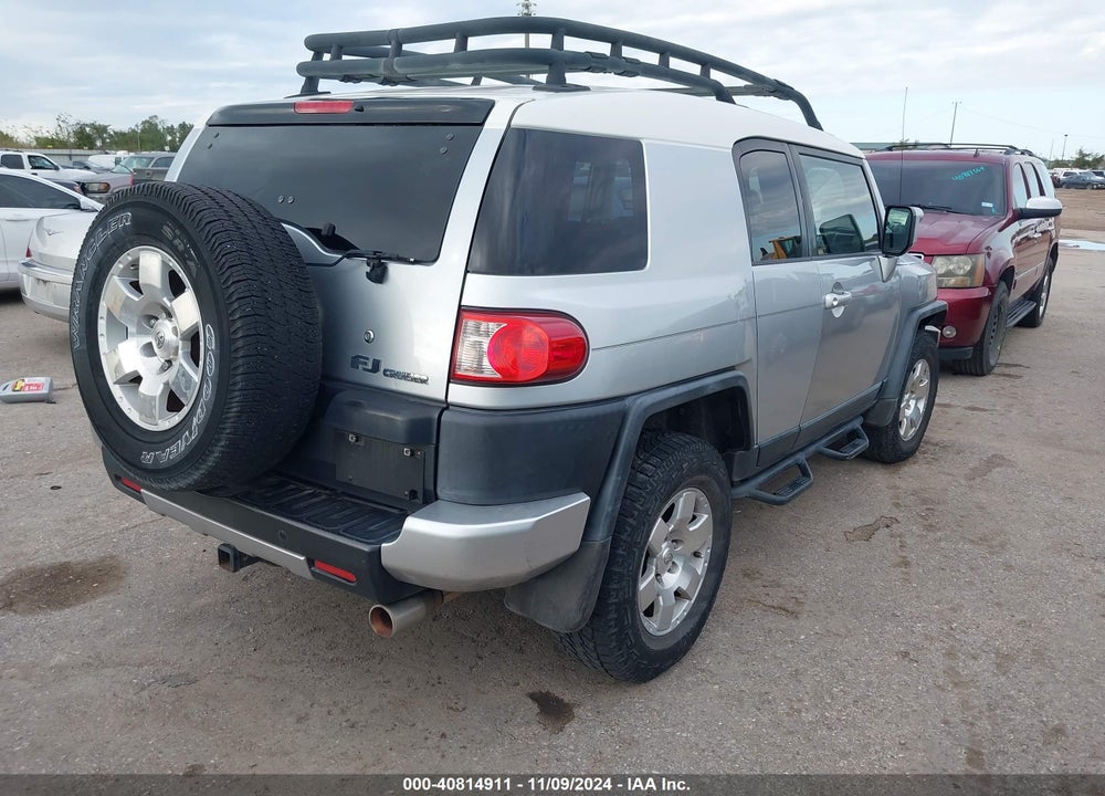 2008 TOYOTA FJ CRUISER VIN: JTEBU11F380101465