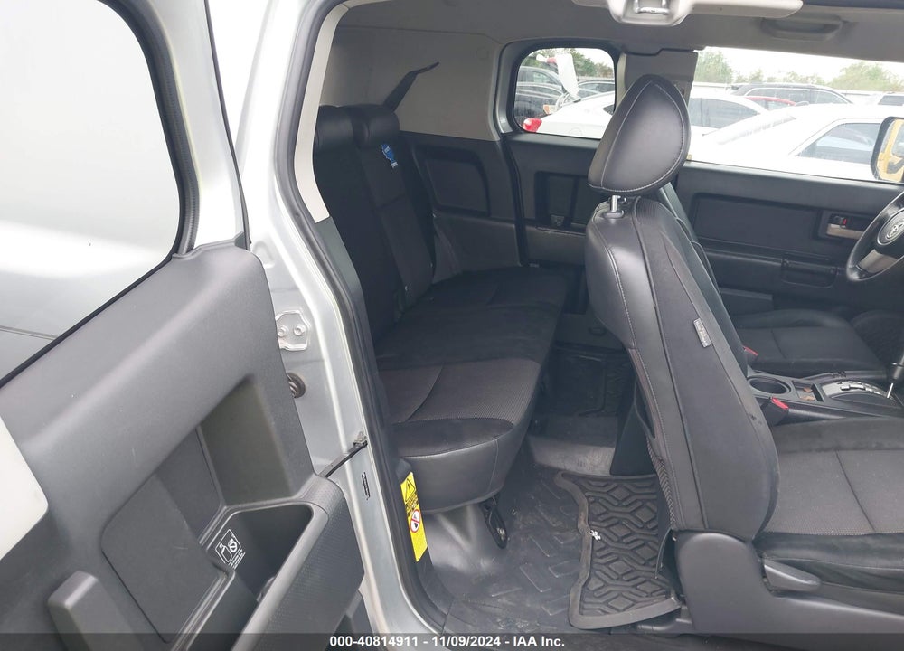 2008 TOYOTA FJ CRUISER VIN: JTEBU11F380101465