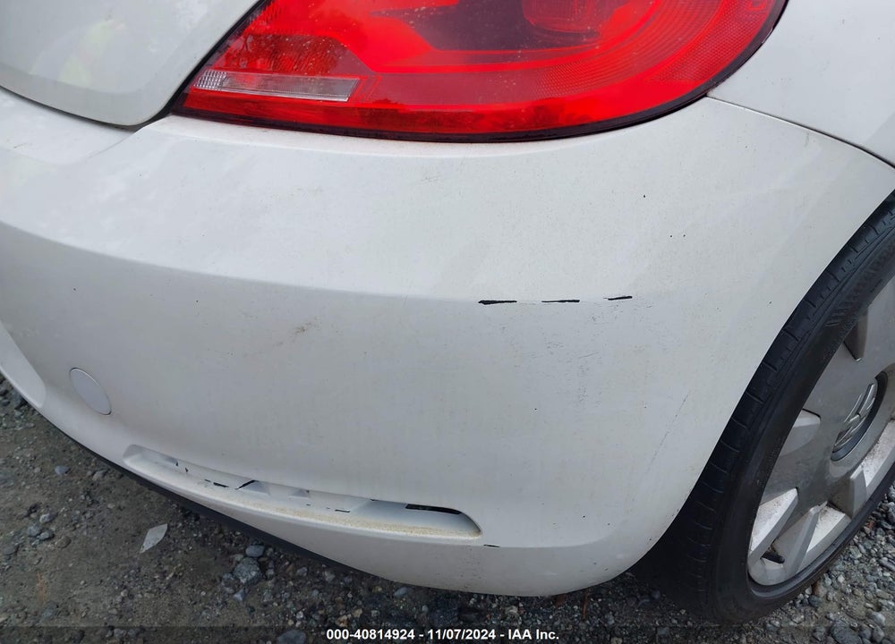 2013 VOLKSWAGEN BEETLE VIN: 3VWJX7AT6DM609255