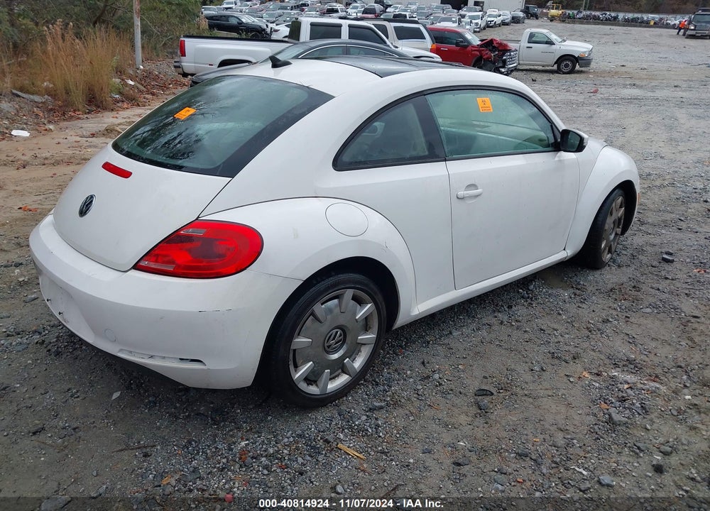 2013 VOLKSWAGEN BEETLE VIN: 3VWJX7AT6DM609255