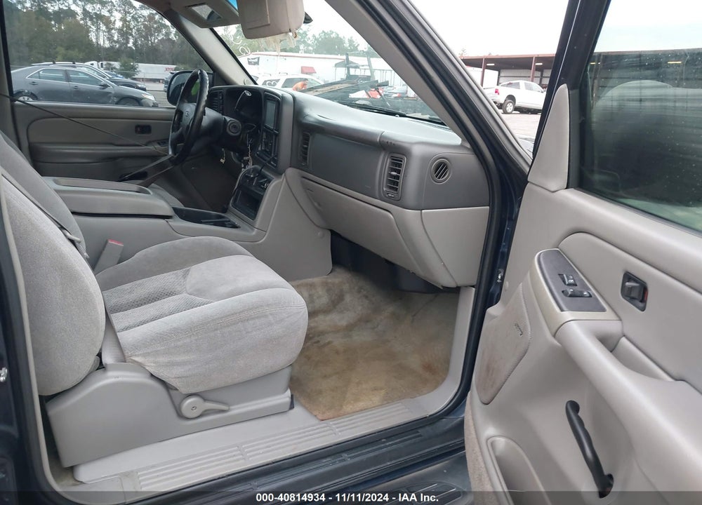 2004 CHEVROLET TAHOE LS VIN: 1GNEK13V14J300456
