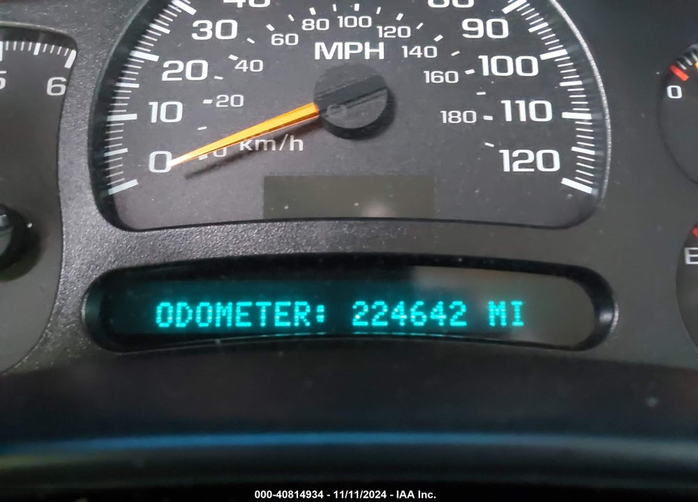 2004 CHEVROLET TAHOE LS VIN: 1GNEK13V14J300456