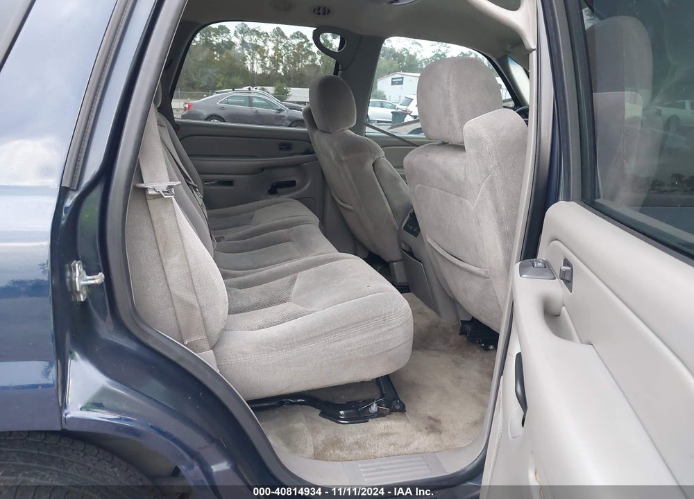 2004 CHEVROLET TAHOE LS VIN: 1GNEK13V14J300456