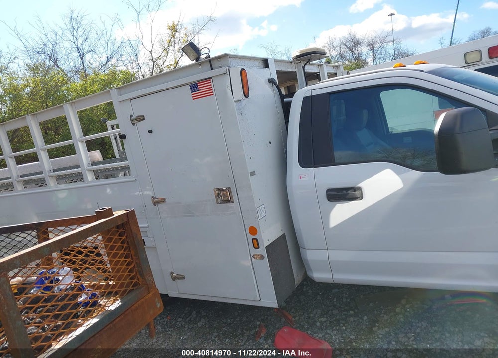 2017 FORD F-350 CHASSIS XL VIN: 1FDRF3G61HEF00180