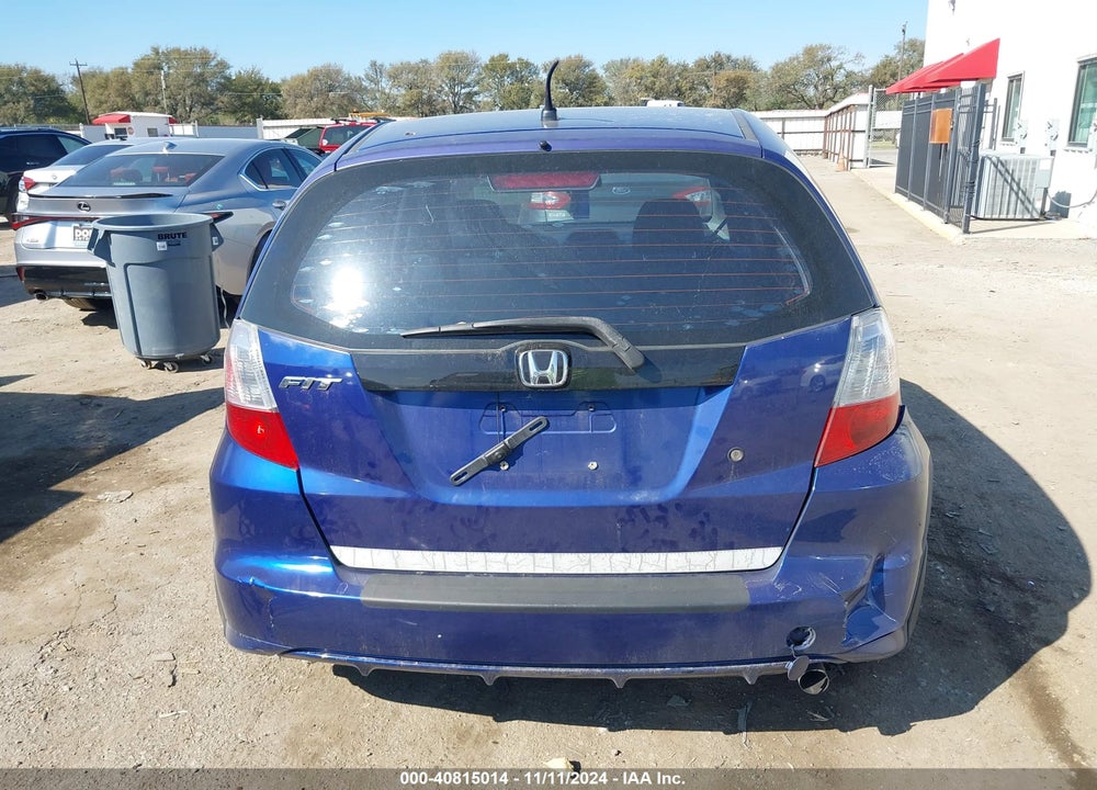 2010 HONDA FIT VIN: JHMGE8H21AS005815