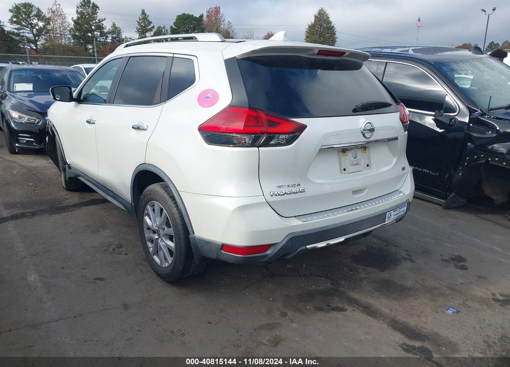 2017 NISSAN ROGUE SV VIN: KNMAT2MT8HP601123