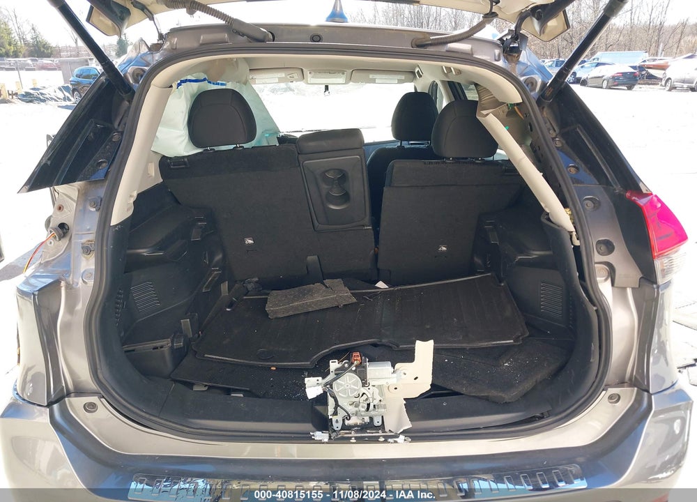 2018 NISSAN ROGUE SV VIN: KNMAT2MV4JP595862