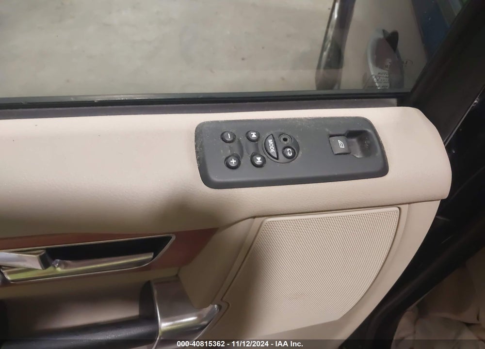 2011 LAND ROVER LR4 VIN: SALAK2D48BA557820
