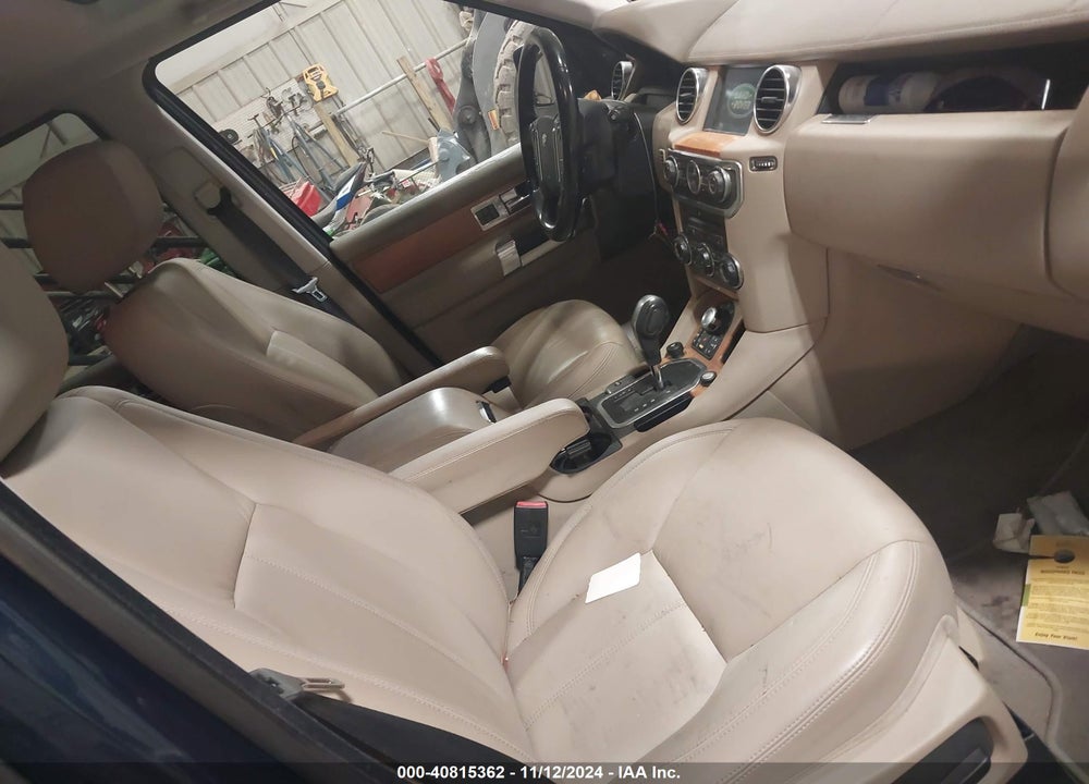 2011 LAND ROVER LR4 VIN: SALAK2D48BA557820