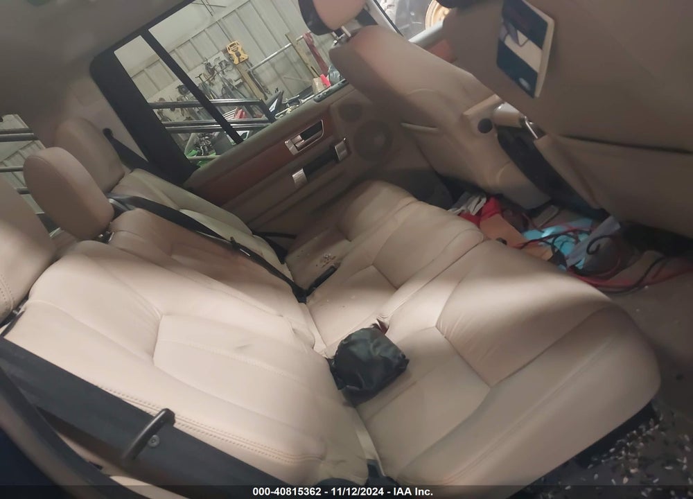 2011 LAND ROVER LR4 VIN: SALAK2D48BA557820