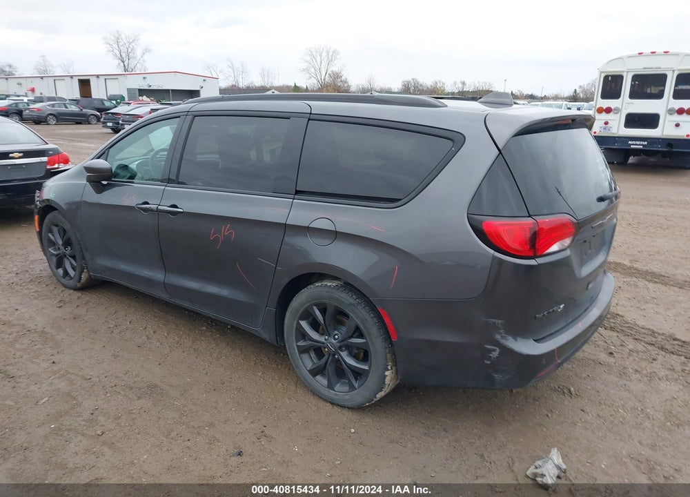 2018 CHRYSLER PACIFICA TOURING L PLUS VIN: 2C4RC1EG5JR333442