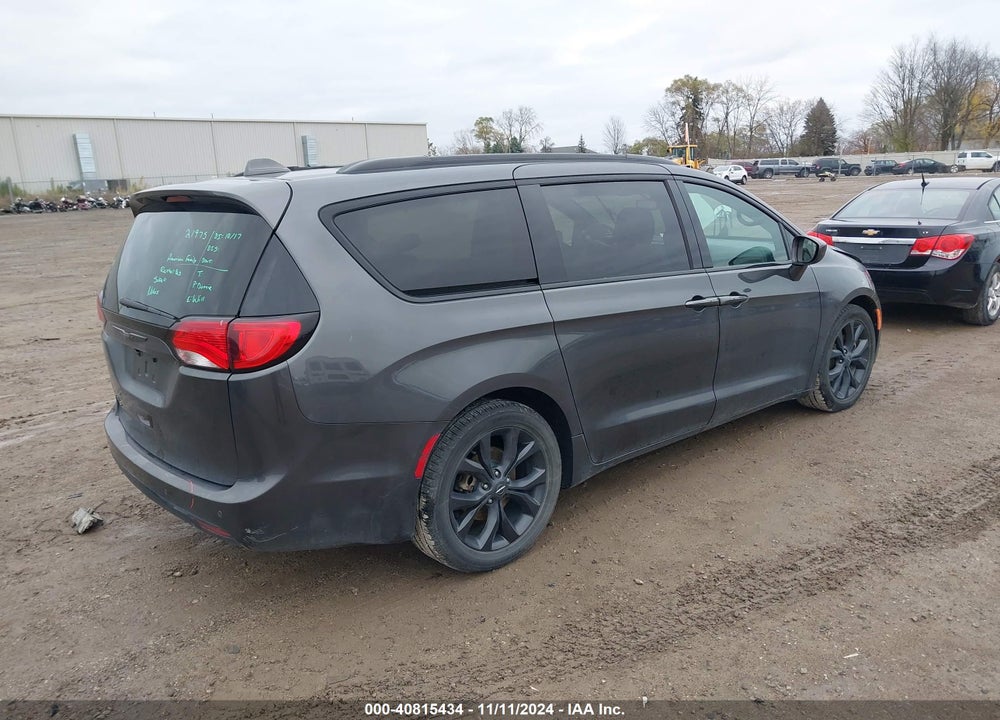 2018 CHRYSLER PACIFICA TOURING L PLUS VIN: 2C4RC1EG5JR333442