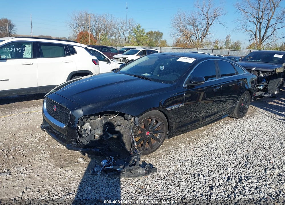 2016 JAGUAR XJ VIN: SAJWA1C74G8W03021