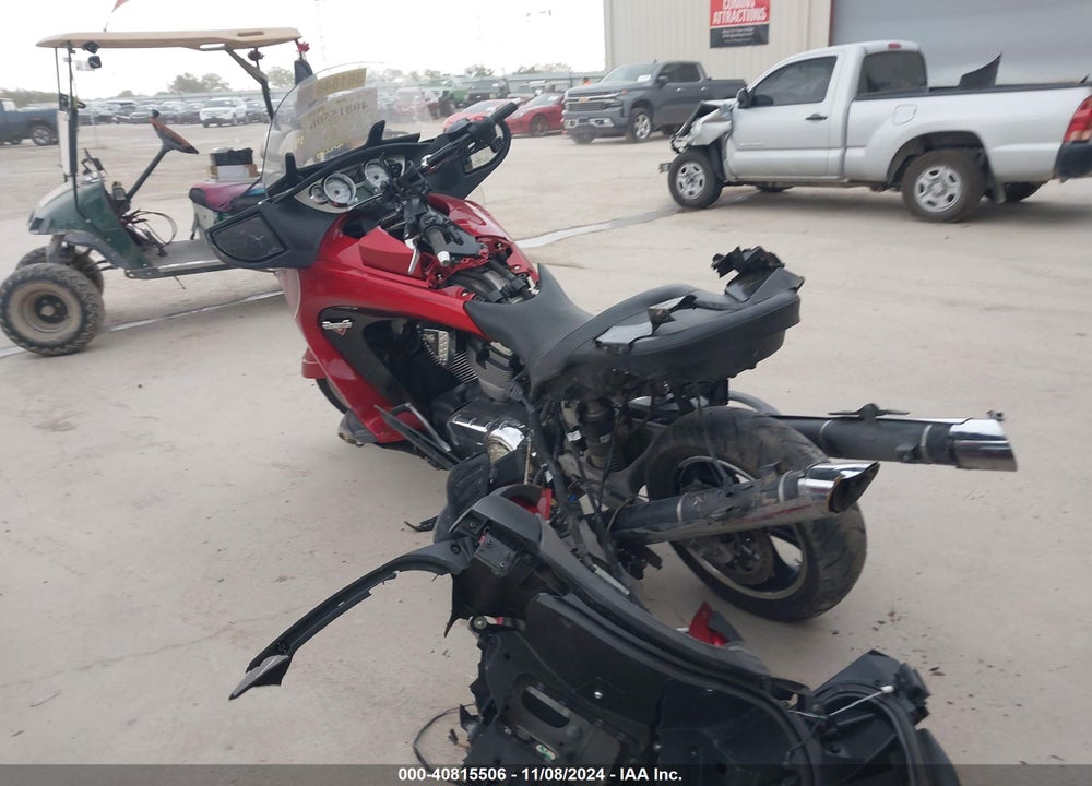 2015 VICTORY MOTORCYCLES VISION TOUR VIN: 5VPSW36N8F3040055