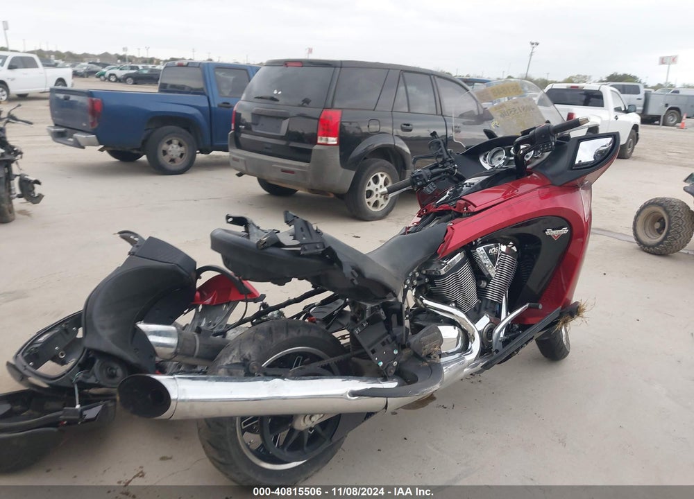 2015 VICTORY MOTORCYCLES VISION TOUR VIN: 5VPSW36N8F3040055