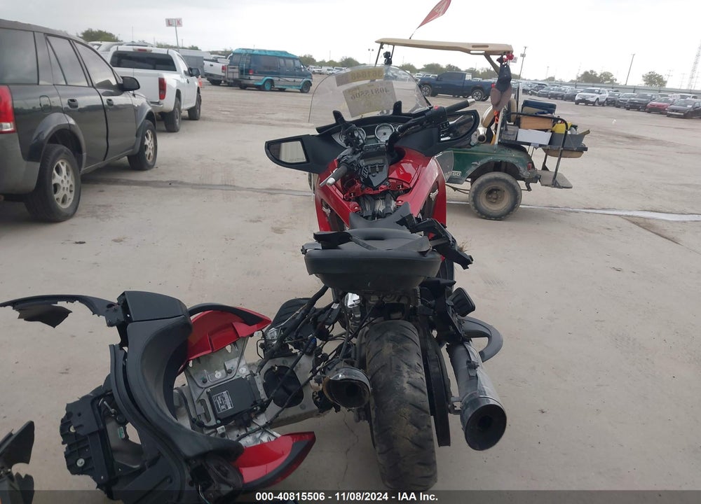 2015 VICTORY MOTORCYCLES VISION TOUR VIN: 5VPSW36N8F3040055