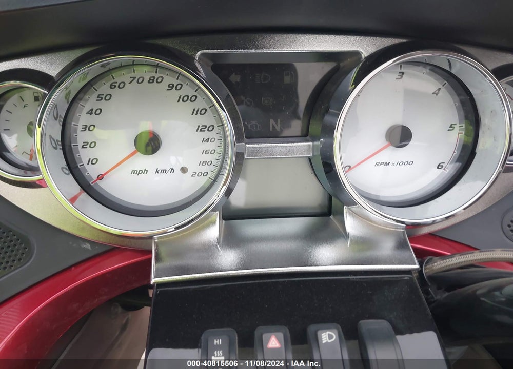 2015 VICTORY MOTORCYCLES VISION TOUR VIN: 5VPSW36N8F3040055