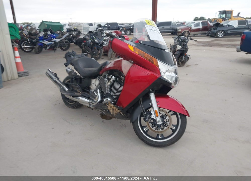 2015 VICTORY MOTORCYCLES VISION TOUR VIN: 5VPSW36N8F3040055