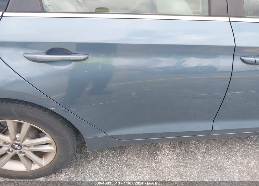 2015 HYUNDAI SONATA SE VIN: 5NPE24AF9FH181413