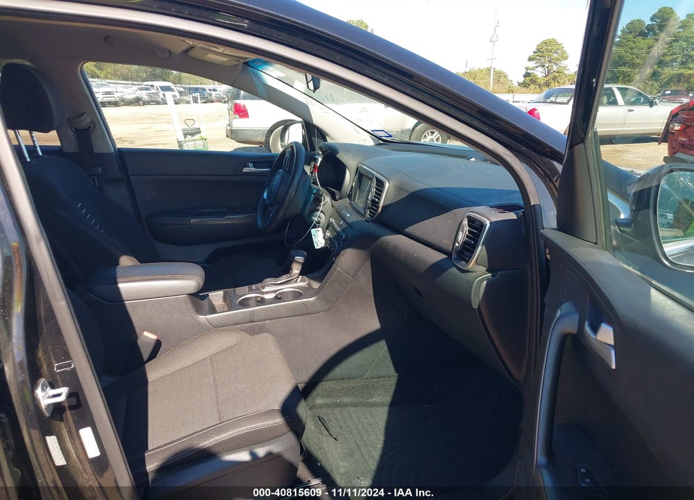 2018 KIA SPORTAGE LX VIN: KNDPM3AC3J7418056