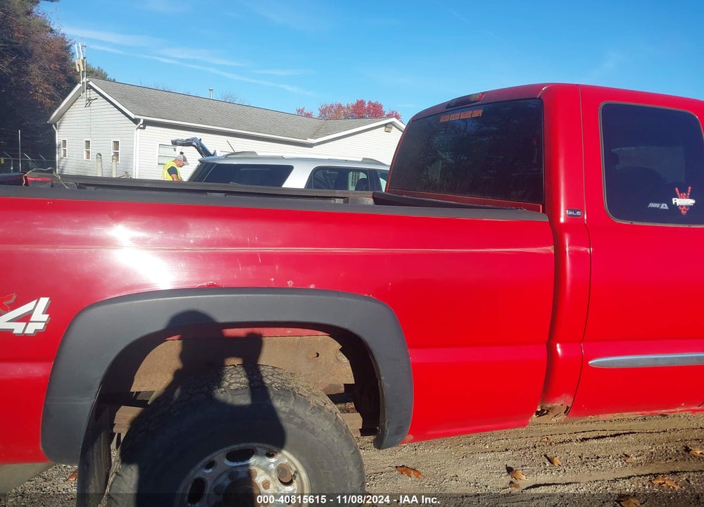2004 GMC SIERRA 2500HD SLE VIN: 1GTHK29U64E232853