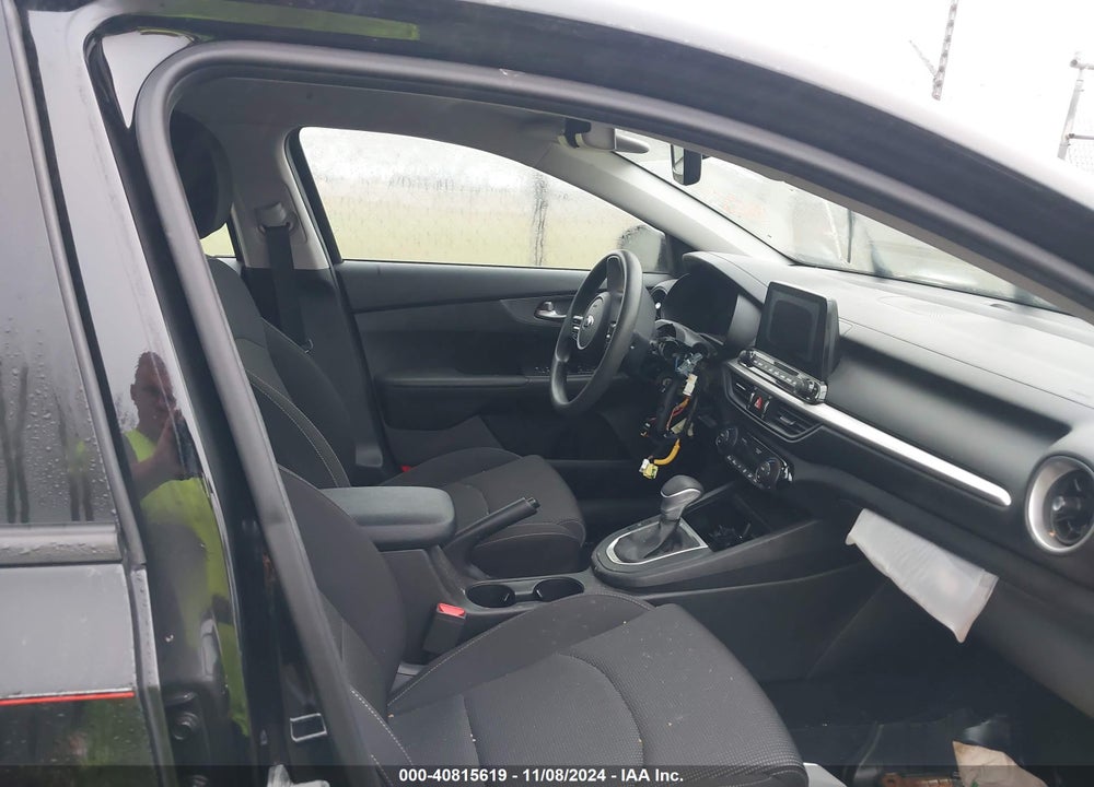 2019 KIA FORTE FE VIN: 3KPF24AD5KE105236