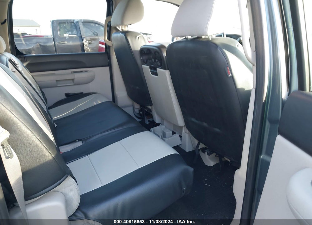 2011 CHEVROLET SILVERADO 1500 LT VIN: 3GCPKSE3XBG168038