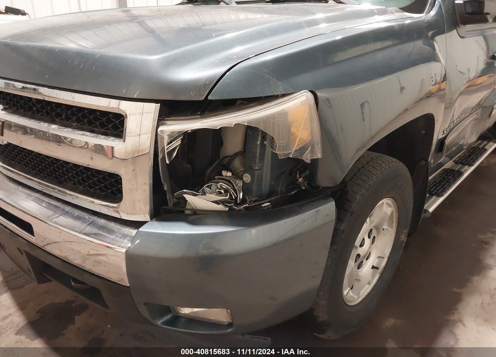 2011 CHEVROLET SILVERADO 1500 VIN: 1GCRKSE30BZ405483