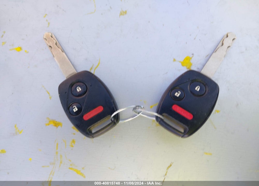 2013 HONDA FIT VIN: JHMGE8H52DC020218