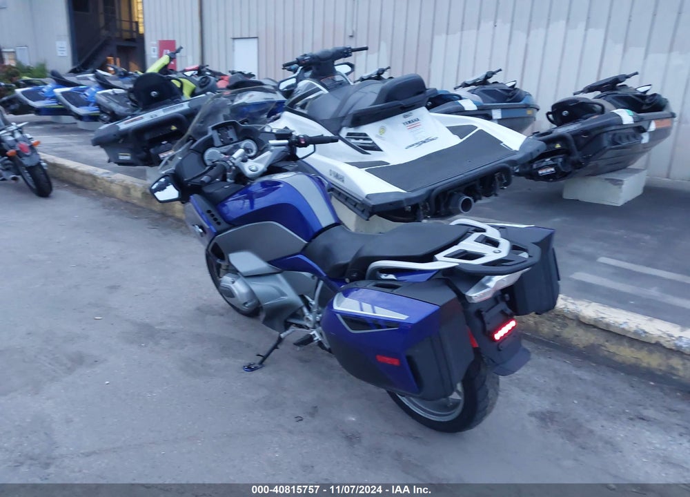 2016 BMW R1200 RT VIN: WB10A1301GZ194569