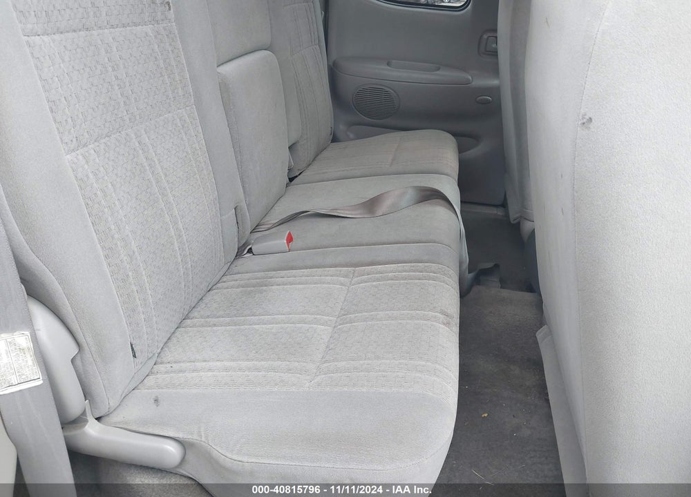 2004 TOYOTA TUNDRA SR5 V8 VIN: 5TBBT44164S449303