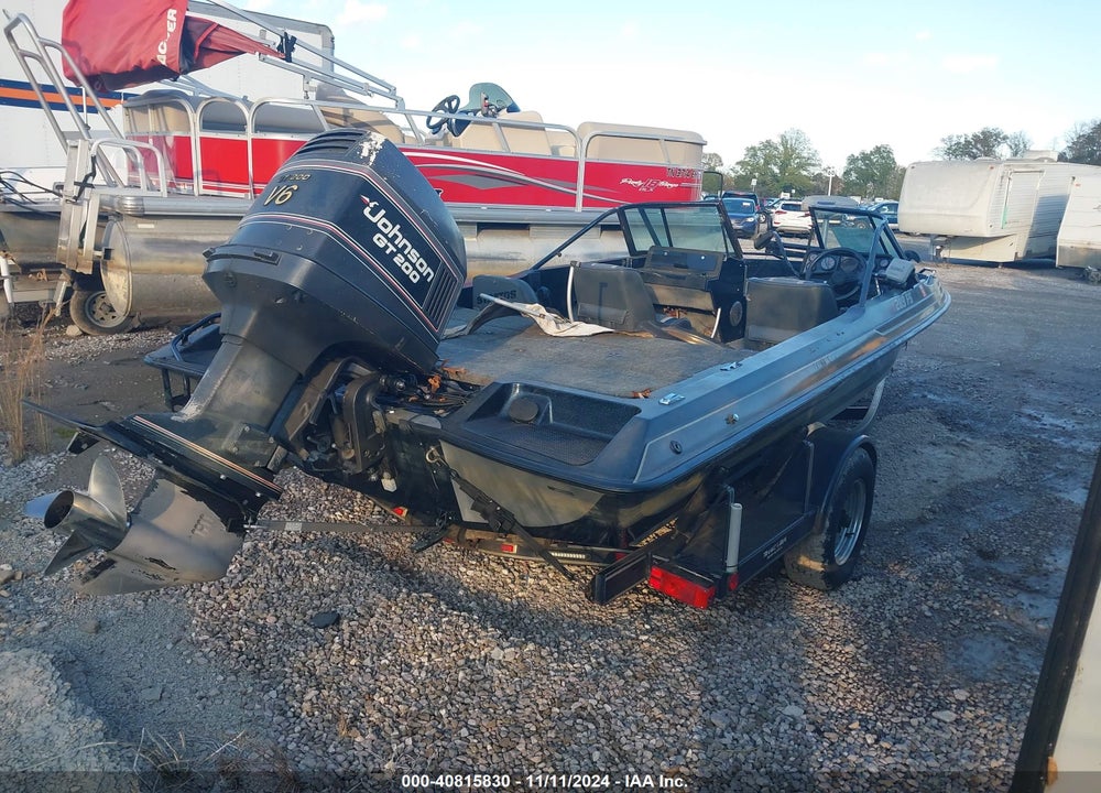 1990 STRATOS BASSBOAT VIN: BN28W513C090
