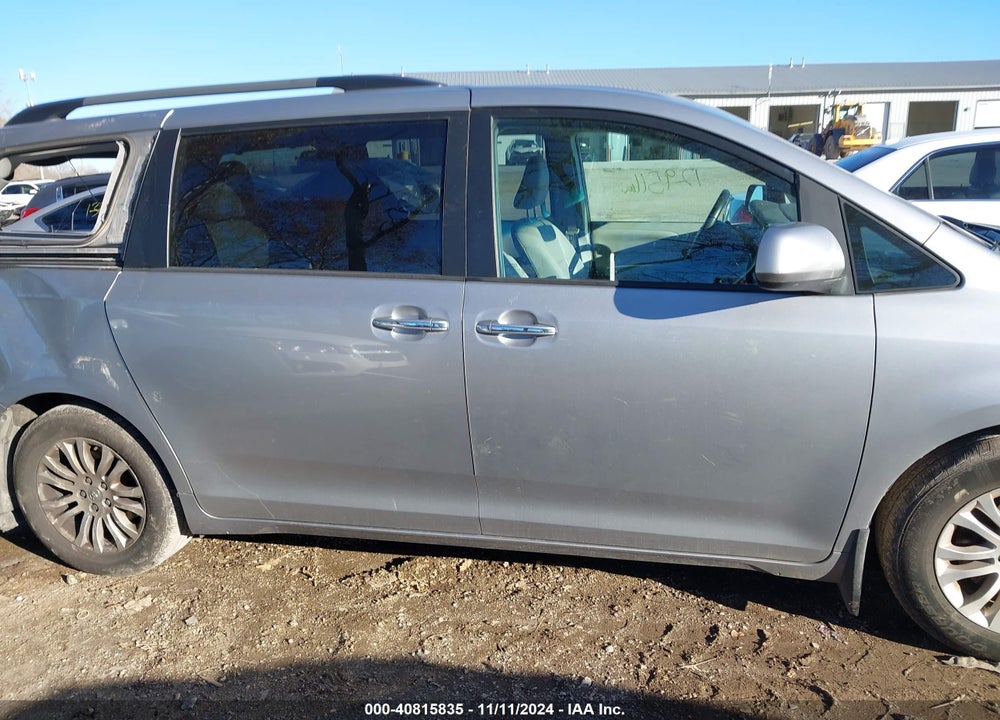 2017 TOYOTA SIENNA VIN: 5TDYZ3DC4HS834876