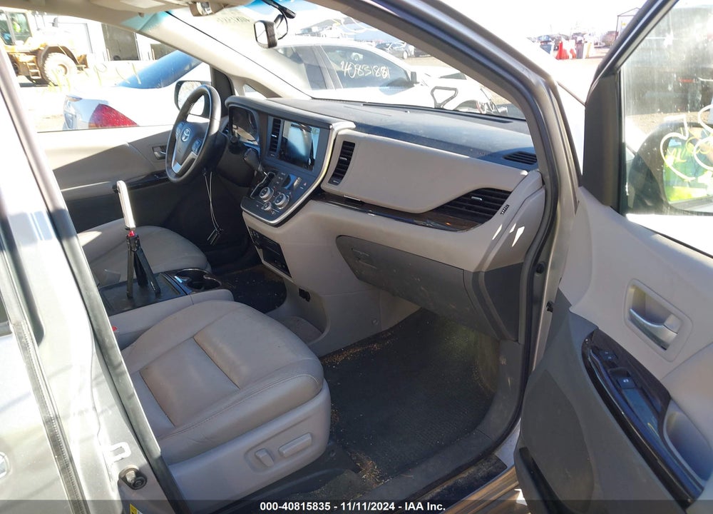 2017 TOYOTA SIENNA VIN: 5TDYZ3DC4HS834876