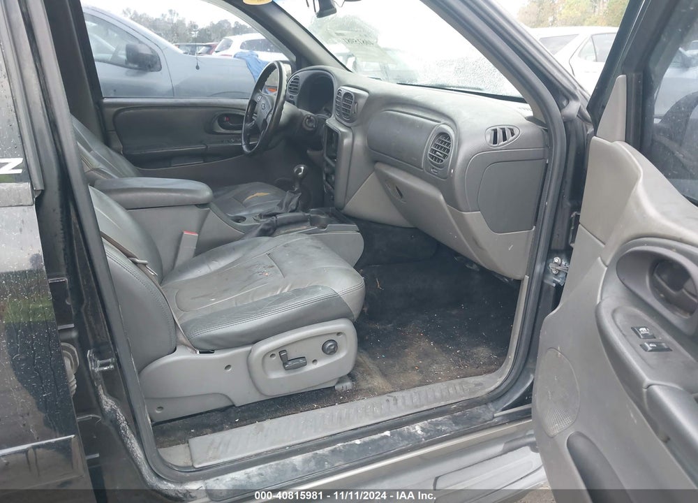 2002 CHEVROLET TRAILBLAZER LTZ VIN: 1GNDS13S022408138