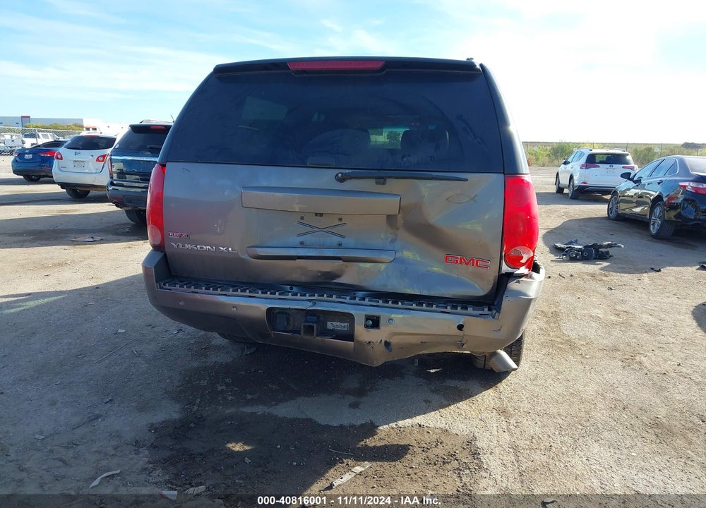 2011 GMC YUKON XL 1500 SLT VIN: 1GKS1KE04BR368372