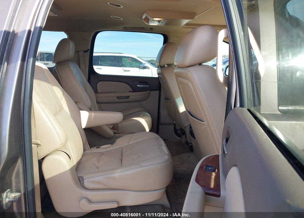 2011 GMC YUKON XL 1500 SLT VIN: 1GKS1KE04BR368372