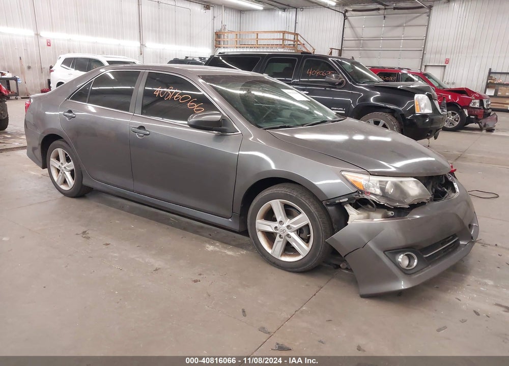 2014 TOYOTA CAMRY SE VIN: 4T1BF1FK2EU375194
