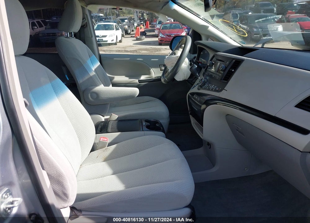 2013 TOYOTA SIENNA LE V6 8 PASSENGER VIN: 5TDKK3DC4DS391648