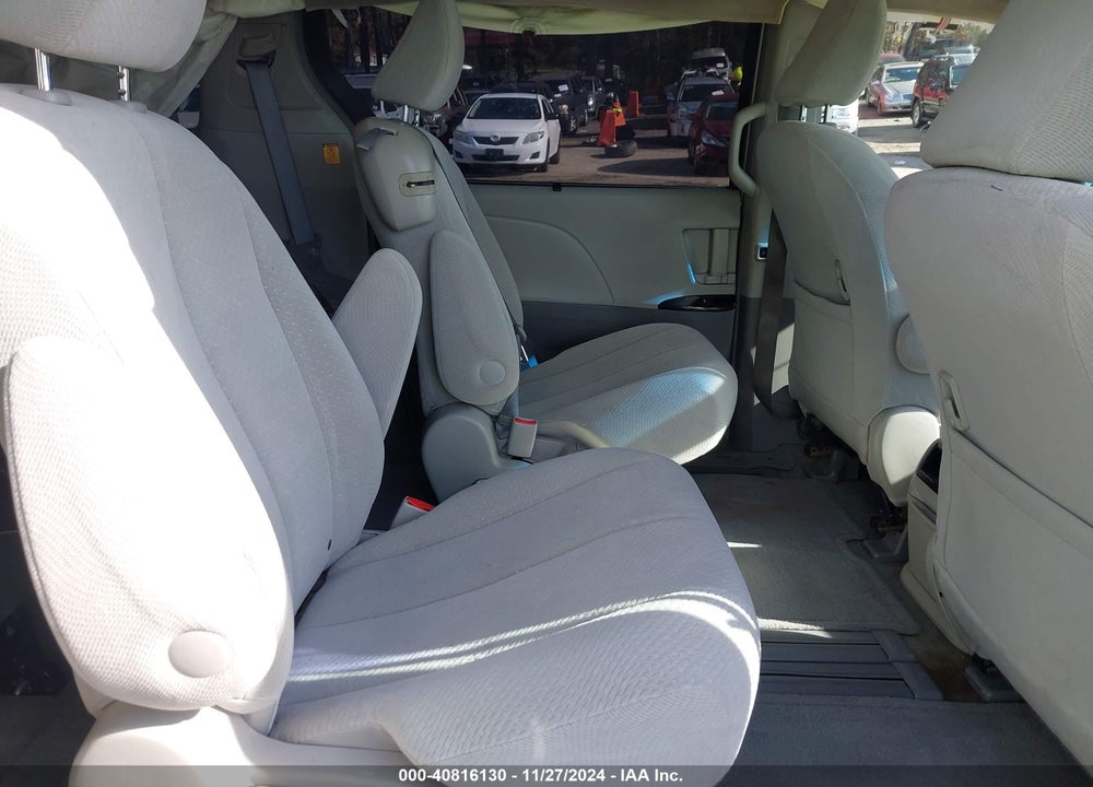 2013 TOYOTA SIENNA LE V6 8 PASSENGER VIN: 5TDKK3DC4DS391648