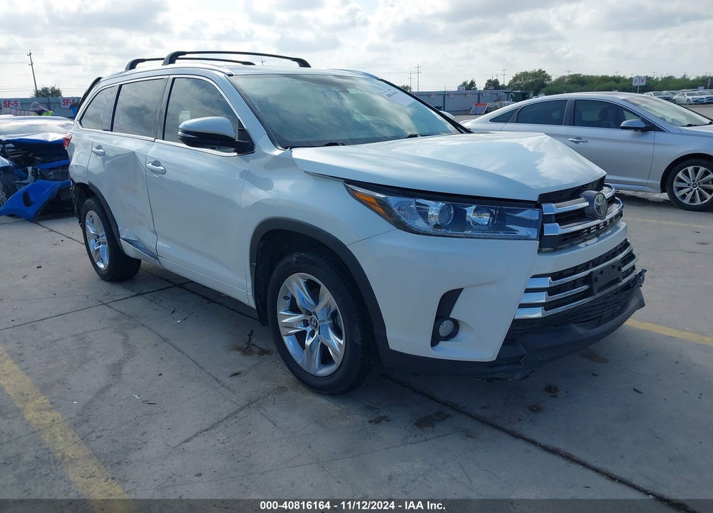 2018 TOYOTA HIGHLANDER LIMITED VIN: 5TDYZRFH1JS252834