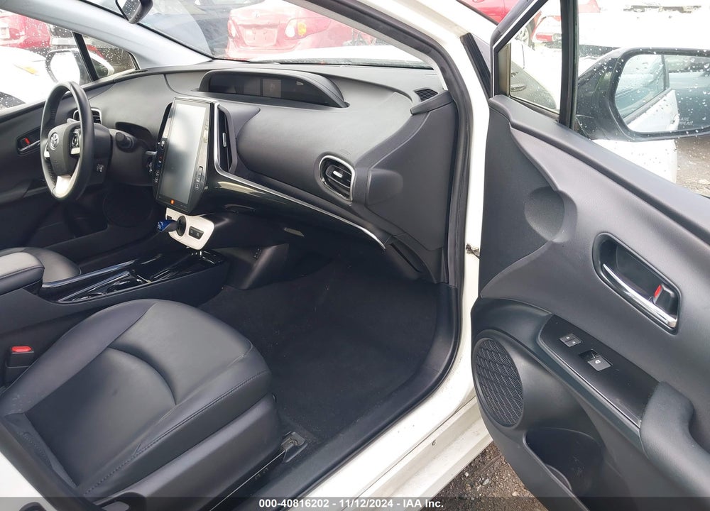 2018 TOYOTA PRIUS VIN: JTDKARFU3J3067681